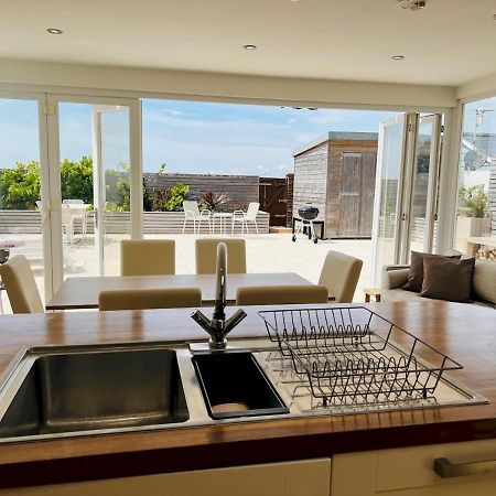 Pass The Keys Fabulous Beach Front Holiday Location Lydd Esterno foto