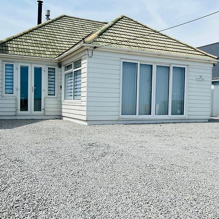 Pass The Keys Fabulous Beach Front Holiday Location Lydd Esterno foto