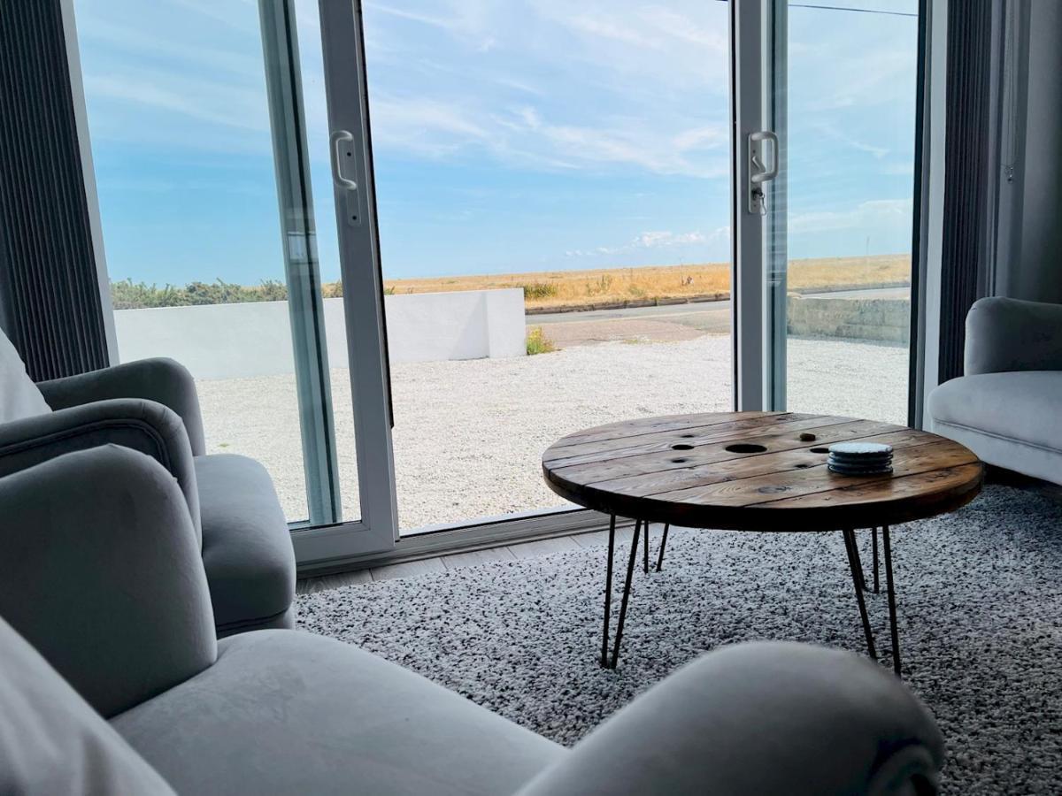 Pass The Keys Fabulous Beach Front Holiday Location Lydd Esterno foto