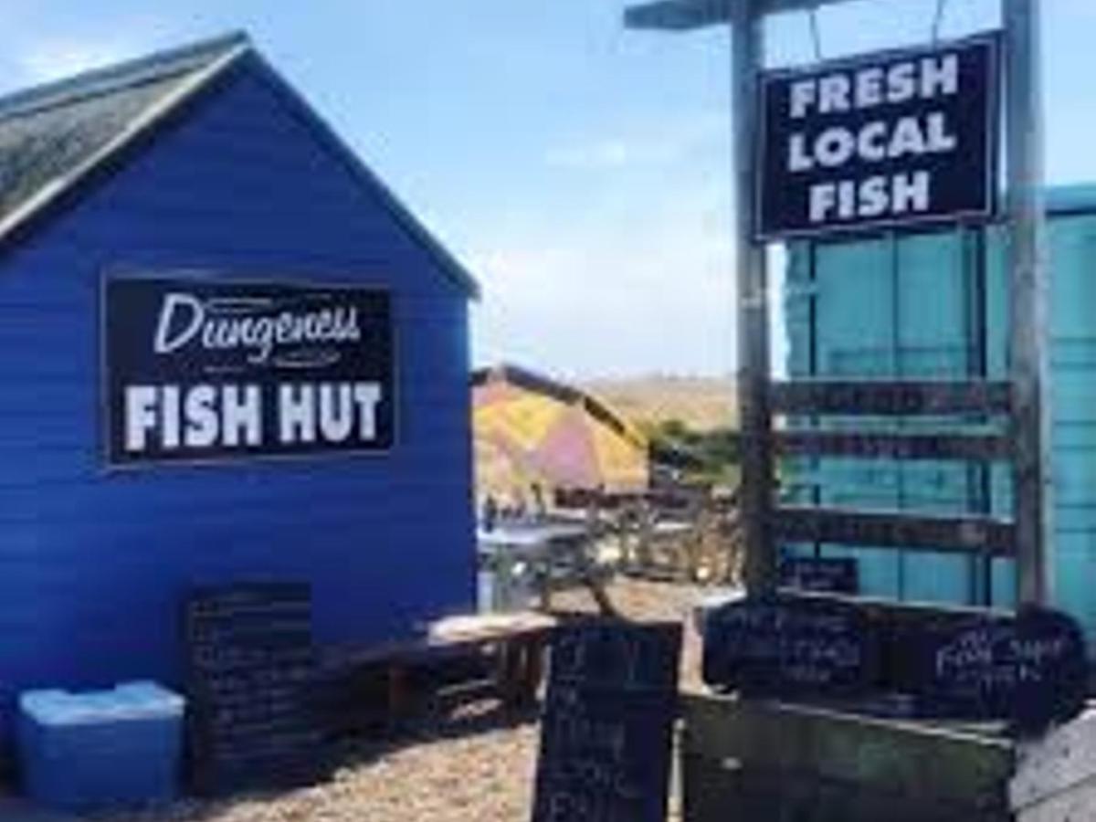Pass The Keys Fabulous Beach Front Holiday Location Lydd Esterno foto