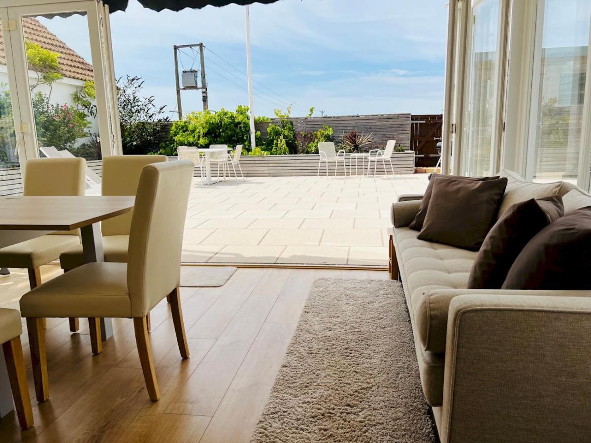 Pass The Keys Fabulous Beach Front Holiday Location Lydd Esterno foto