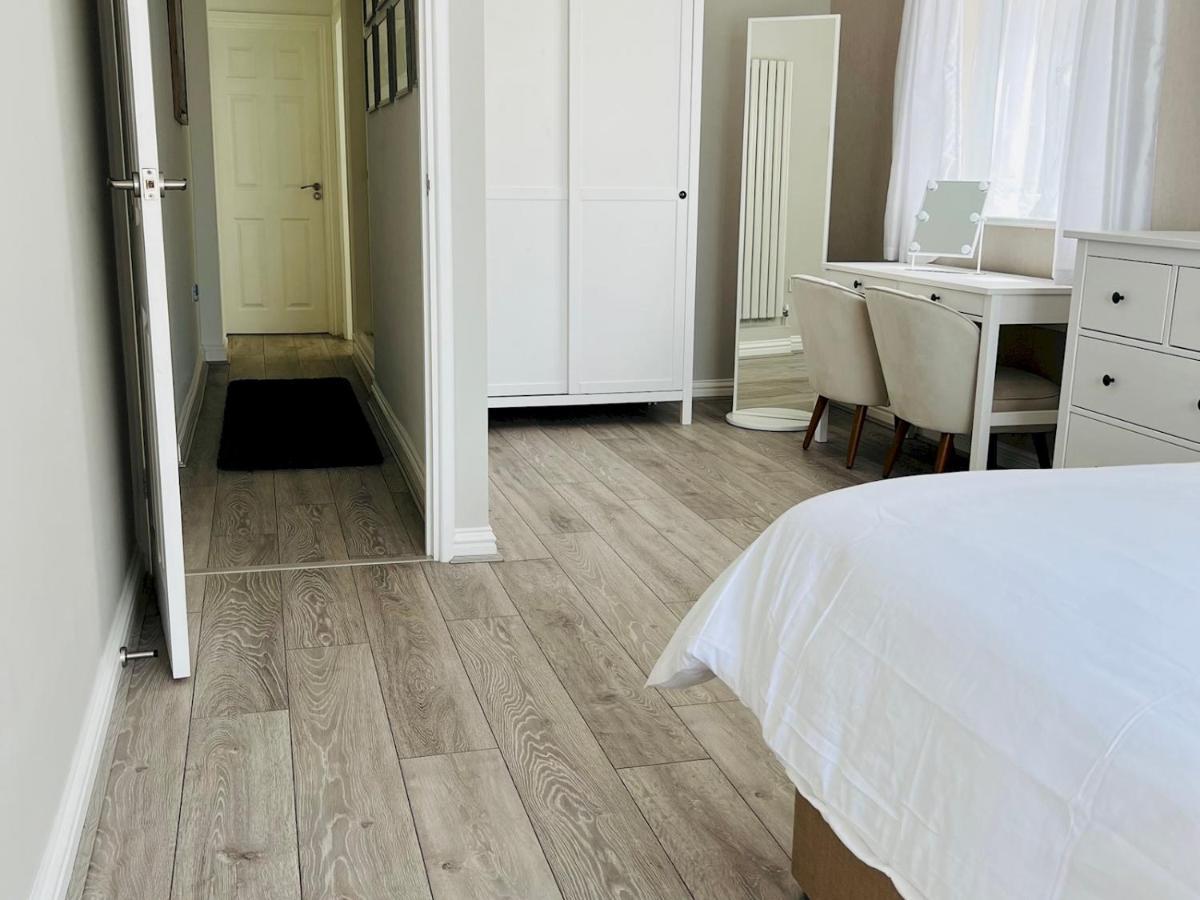 Pass The Keys Fabulous Beach Front Holiday Location Lydd Esterno foto