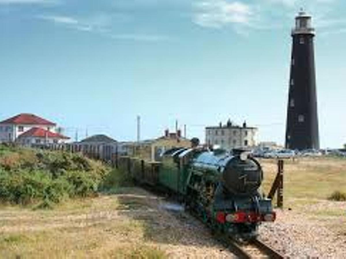 Pass The Keys Fabulous Beach Front Holiday Location Lydd Esterno foto